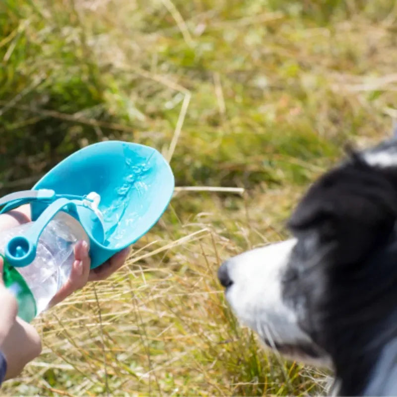 Botella Portátil con Bebedero para Mascotas